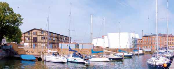 Stadthafen (HST) mit Kronlastadiebaustelle