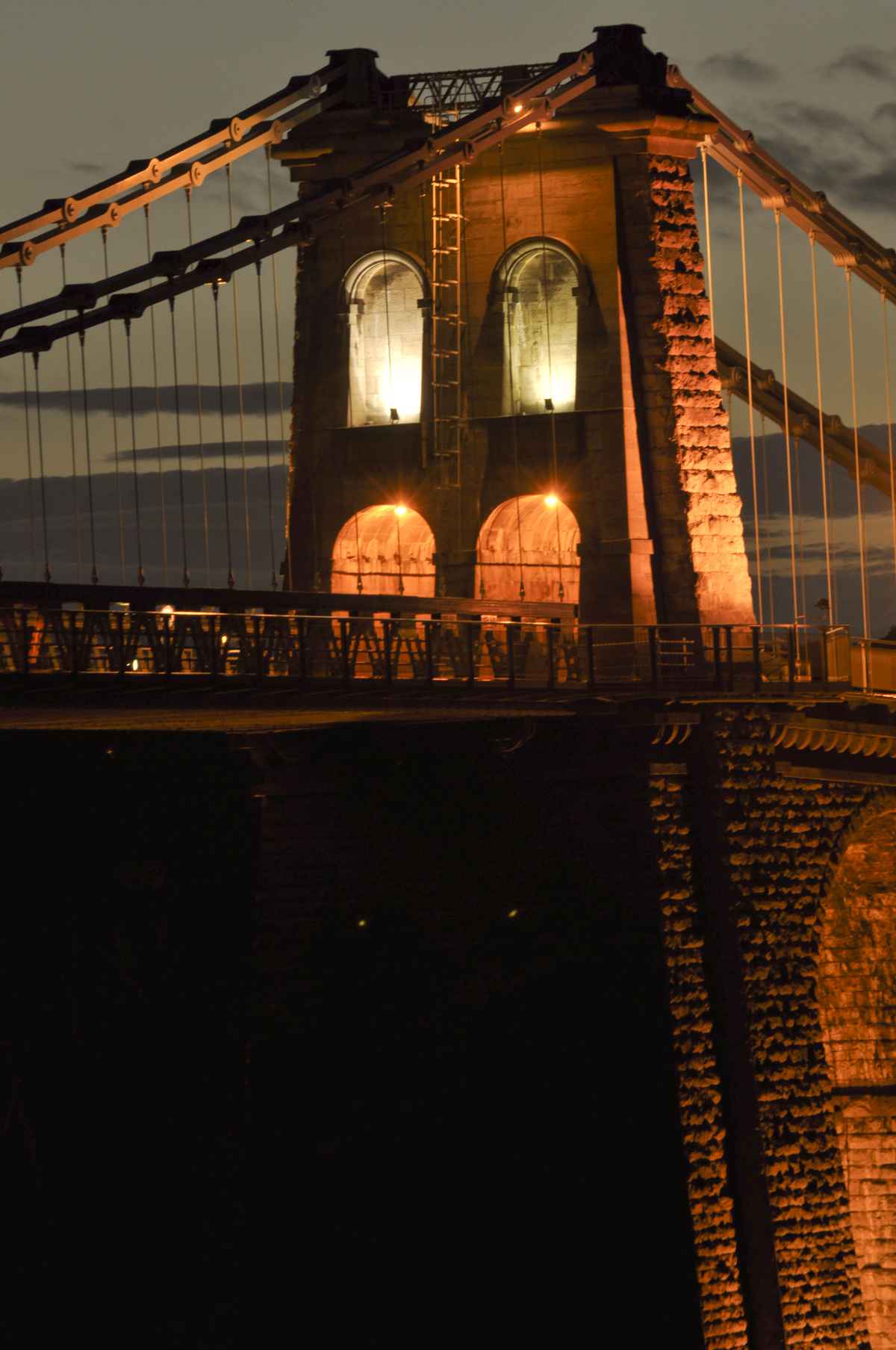 Menai Bridge in Bangor, Anglesey, Großbritannien