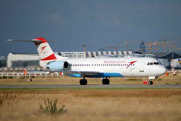 Fokker 100 - Austrian Arrows - OE-LVC