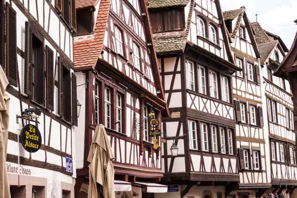 Straßburg - Gasse mit Fachwerkhäusern