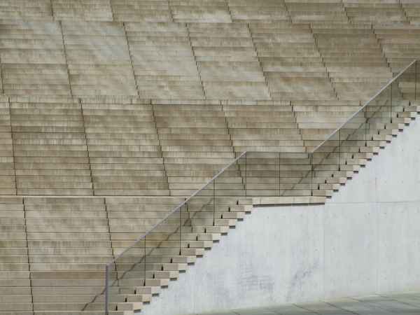 Treppengrafik im Regierungsviertel