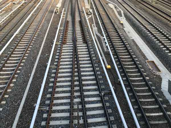Schienen im Querformat / Foto: Alexander Hauk