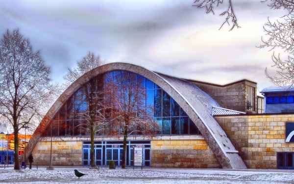 winterliche Weser-Ems-Halle - HDR