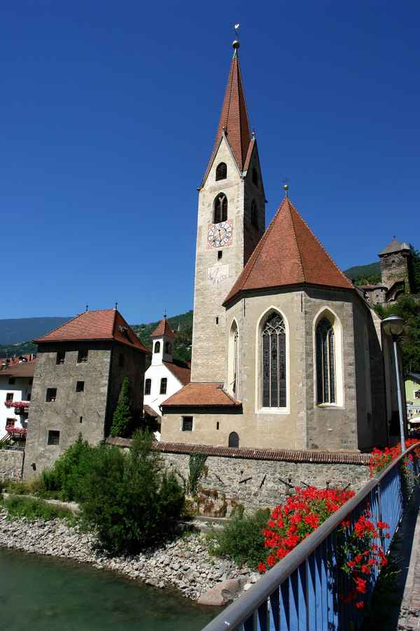 Pfarrkirche St. Andreas in Klausen