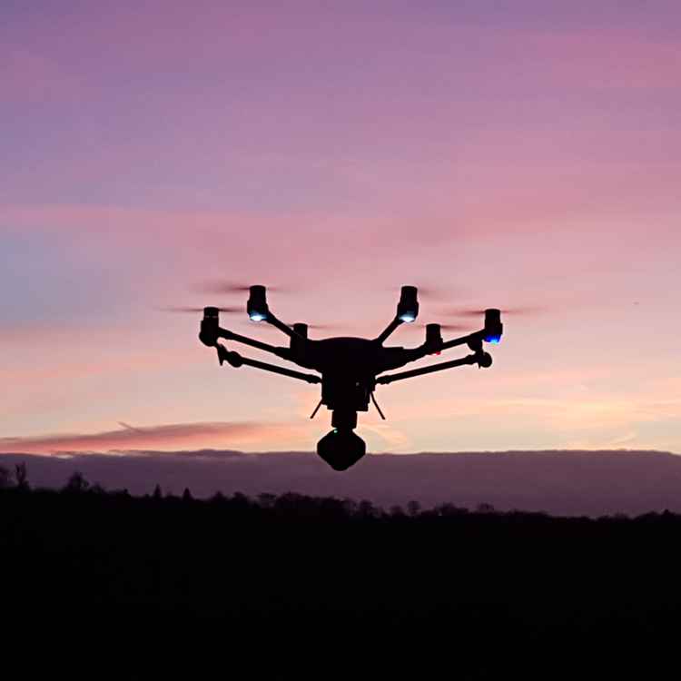 Hexacopter im Anflug