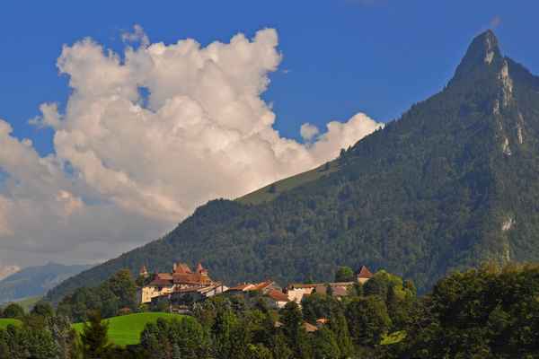 Gruyères vor dem Dent de Broc