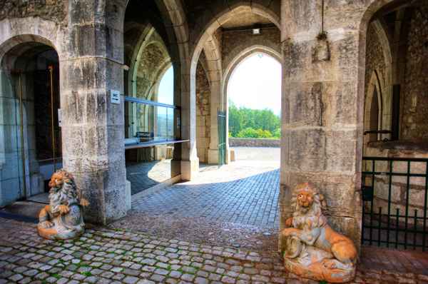 Chateau de Montrottier