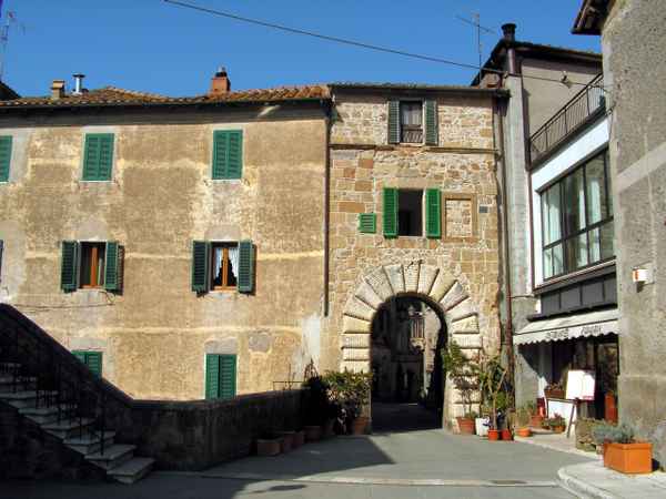 Gasse in Sorano (Toscana)