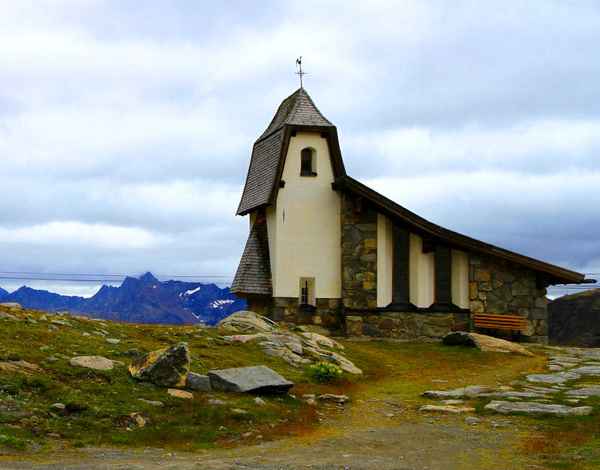 KAPELLE AM RETTENBACHGLETSCHER