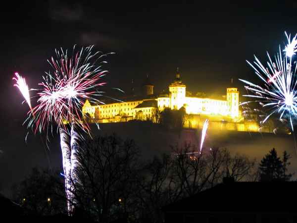 Feuerwerk über der Festung Marienberg