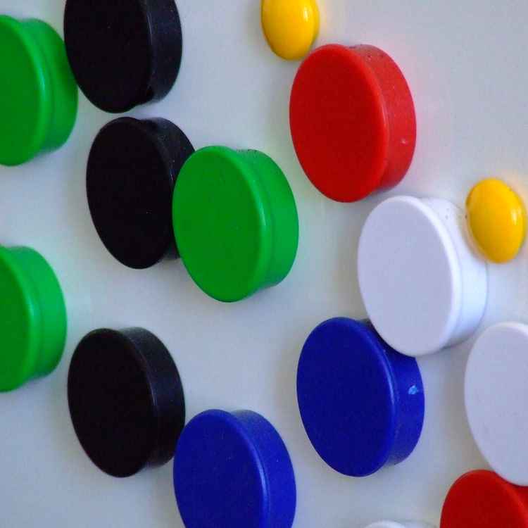 Bunte Pins