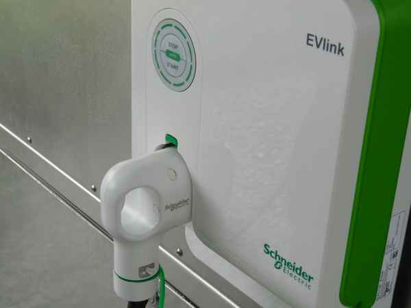 Elektrisch tanken 1