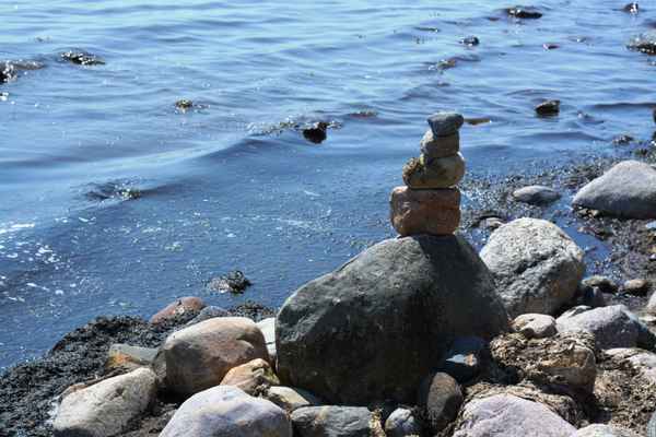 Steine am See