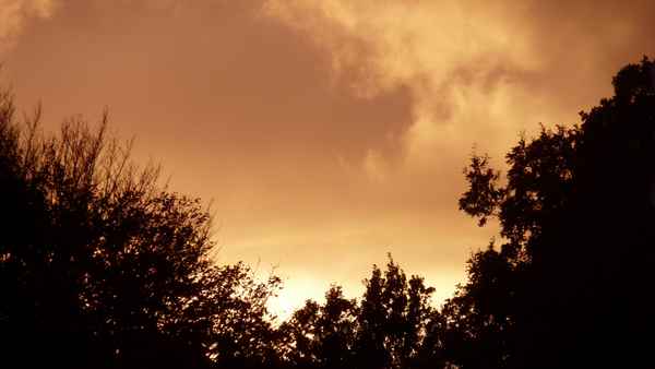 Der Himmel brennt
