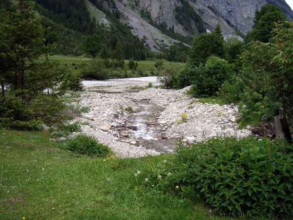 Fast ausgetrockneter Bach