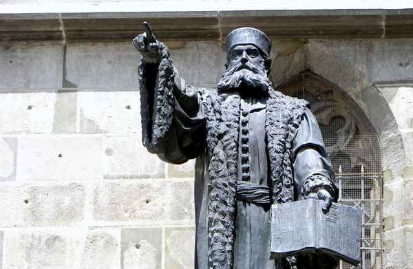 Standbild des Johannes Honterus