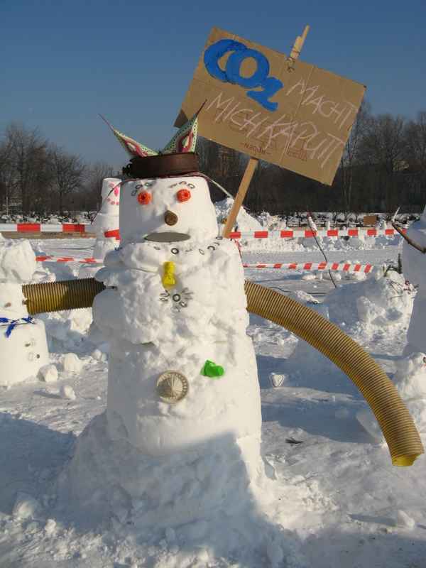 Schneemänner und Schneefrauen