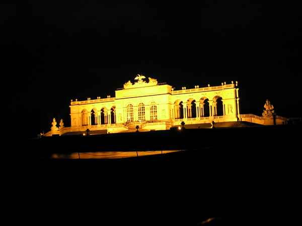 Gloriette bei Nacht
