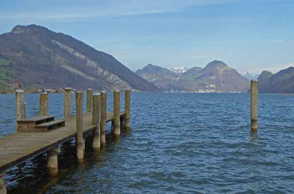 Wellengang am Alpnachersee