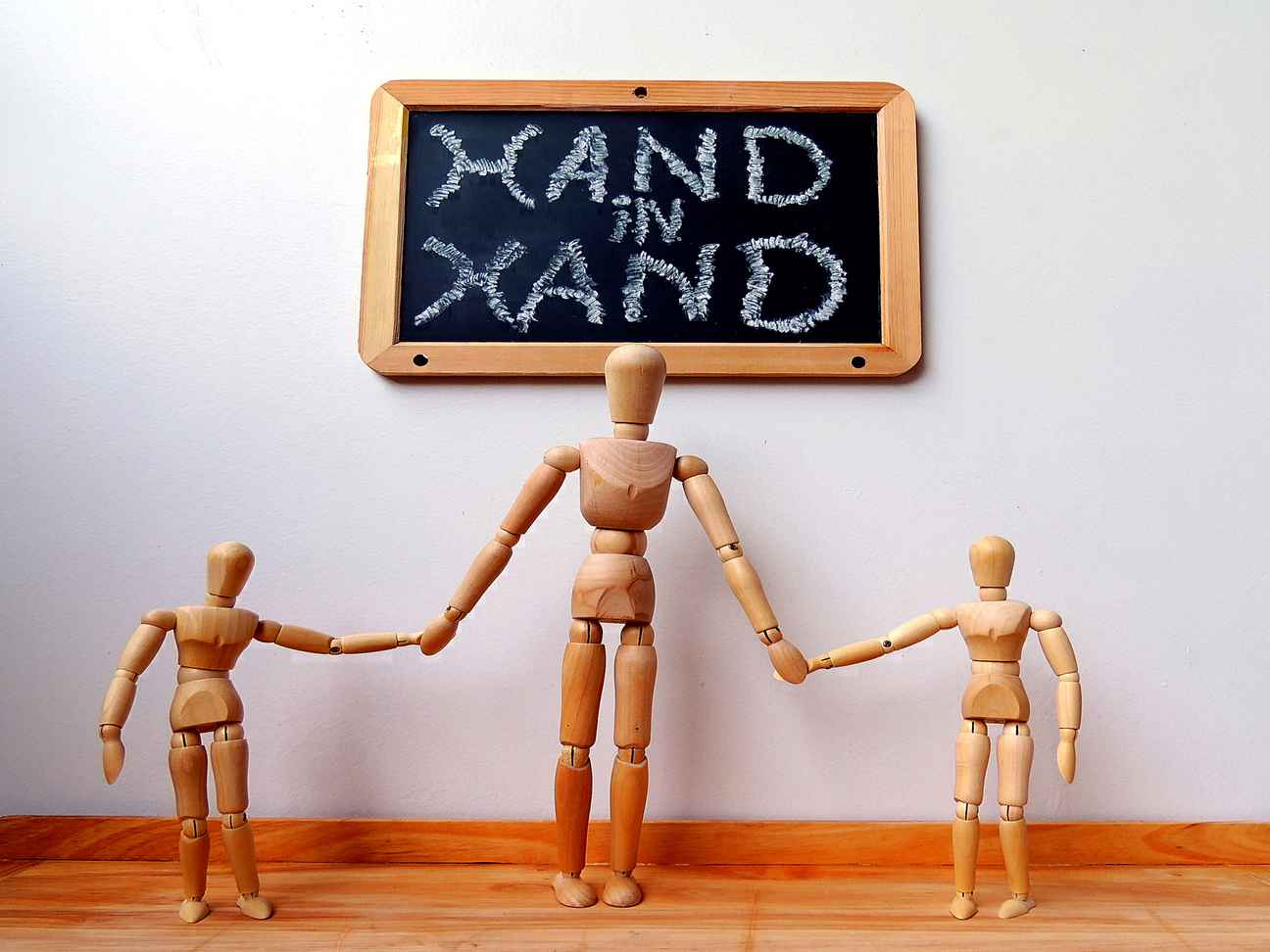  "HAND in HAND"