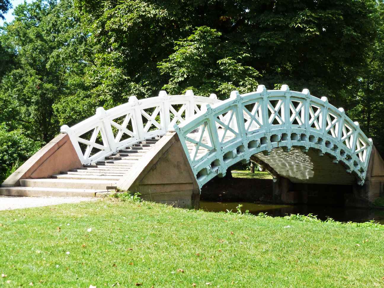  idyllische Brücke