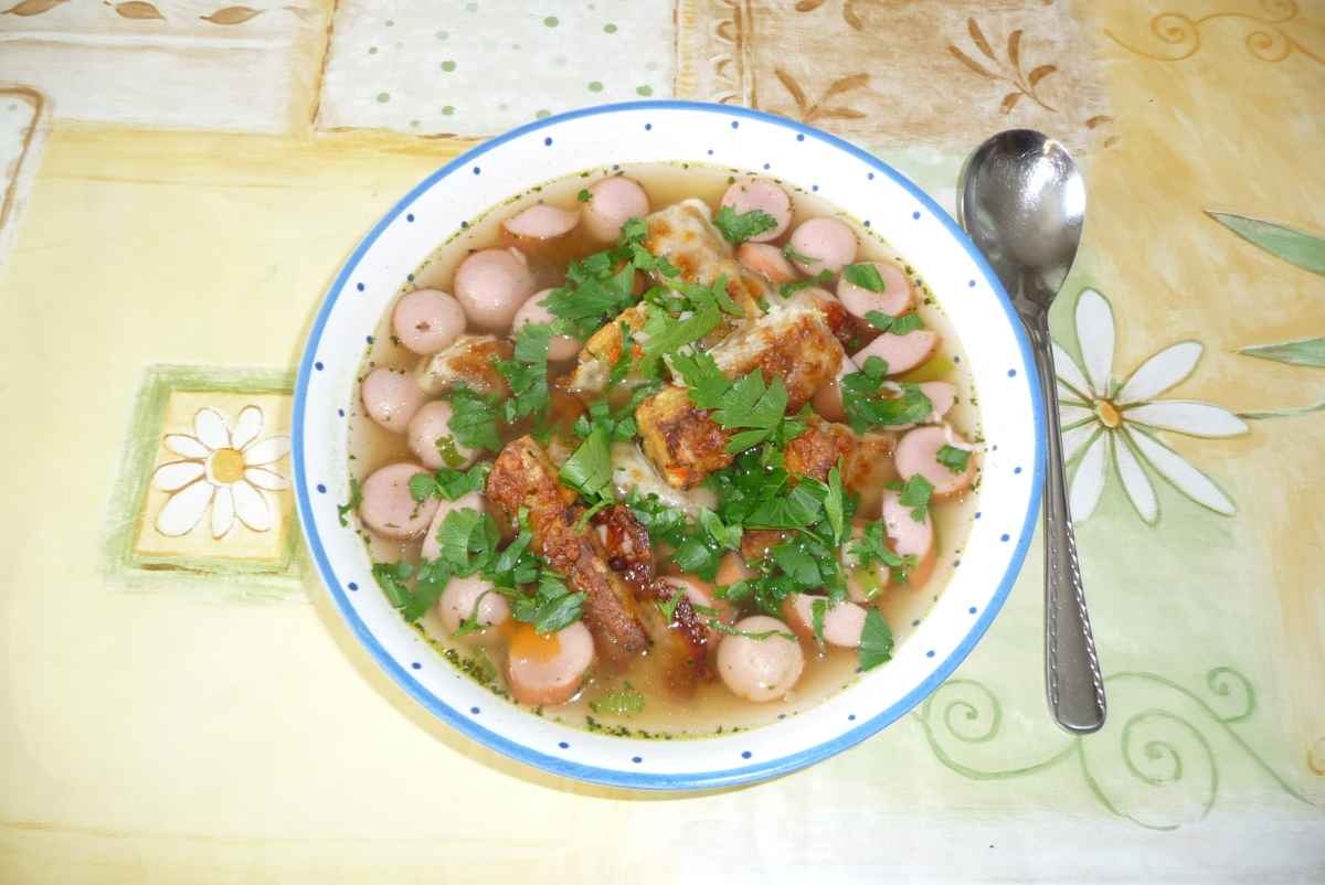 Würstelsuppe
