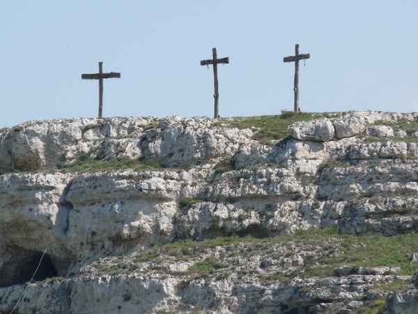 3 Kreuze bei der Höhlenstadt Matera