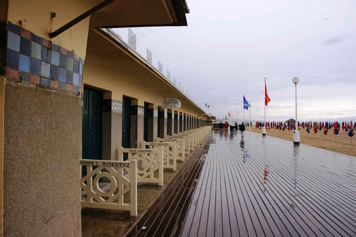 Die weltberühmte hölzerne Promenade