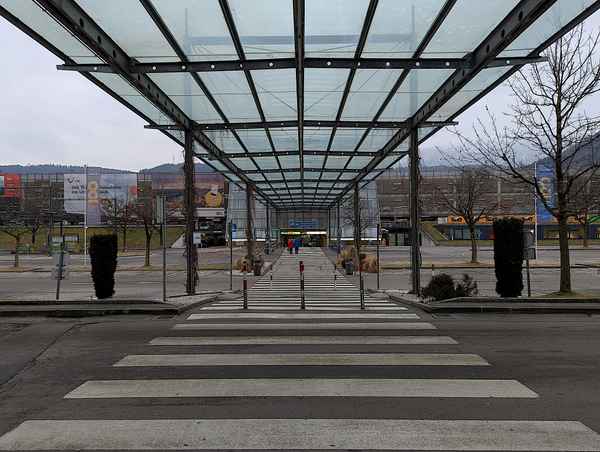 Fußweg zum Parkhaus