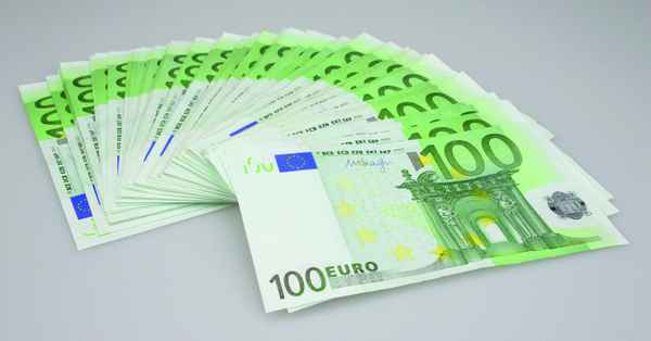 100-Euro-Scheine gefächert, Geldscheine, Geldfächer