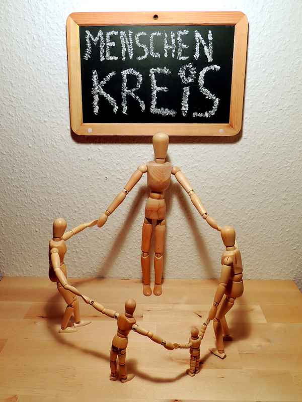 " MENSCHENKREIS "