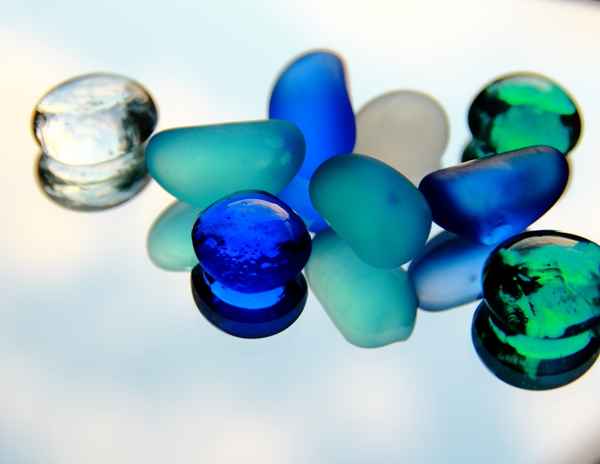 Glasmurmeln und Glassteine