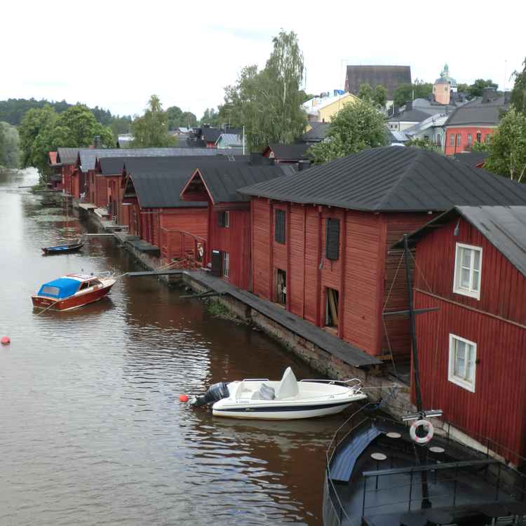Alte Lagerhäuser am Porvoonjoki