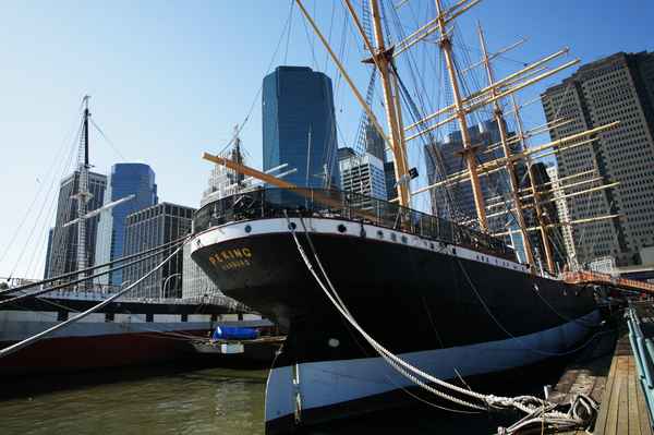 Museumsschiff Peking im New Yorker Hafen