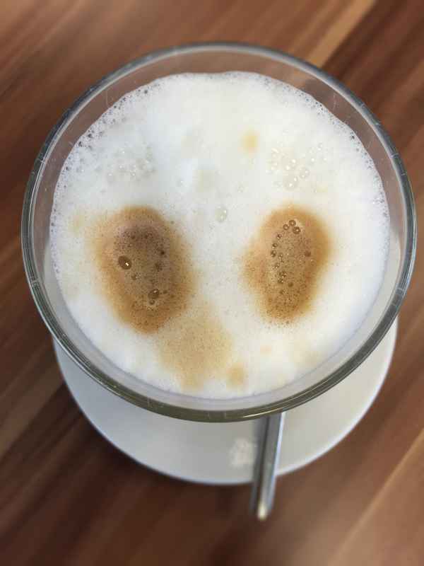 Latte Macchiato von Oben