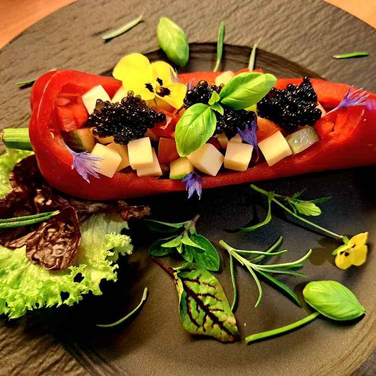 Salat im Paprikaschiffchen