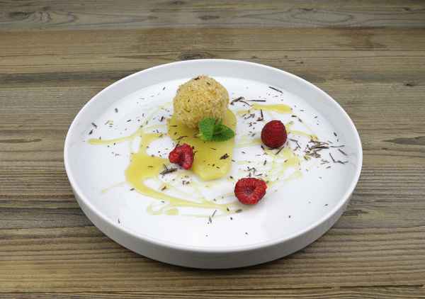 Kokos-Griesknödel