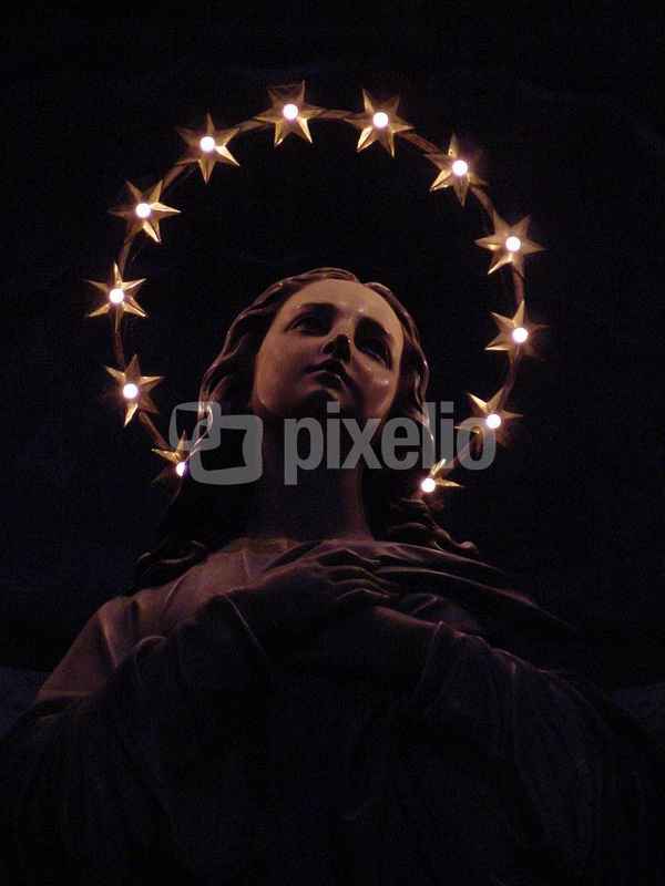 Maria mit Heiligenschein