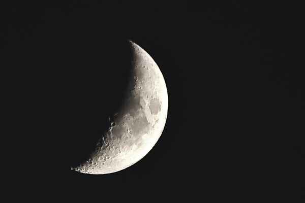 Der Mond ist eine Sichel