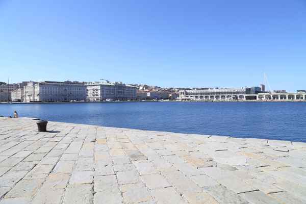 blau in blau 5