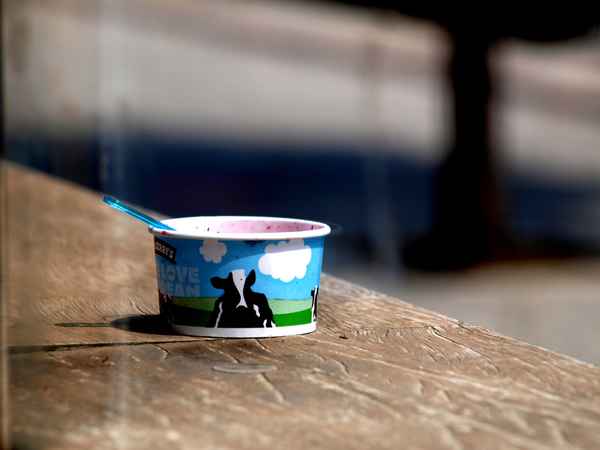 Ein leerer Eisbecher