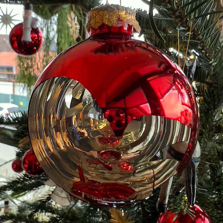 broken Christmas